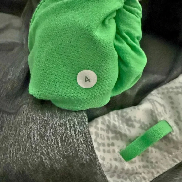 LULULEMON ATHLETICA | Light Speed Tight Reflective Leggings Heather Gray | 4 - Picture 9 of 9